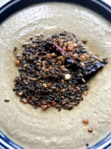 Added tempering to the peanut chutney